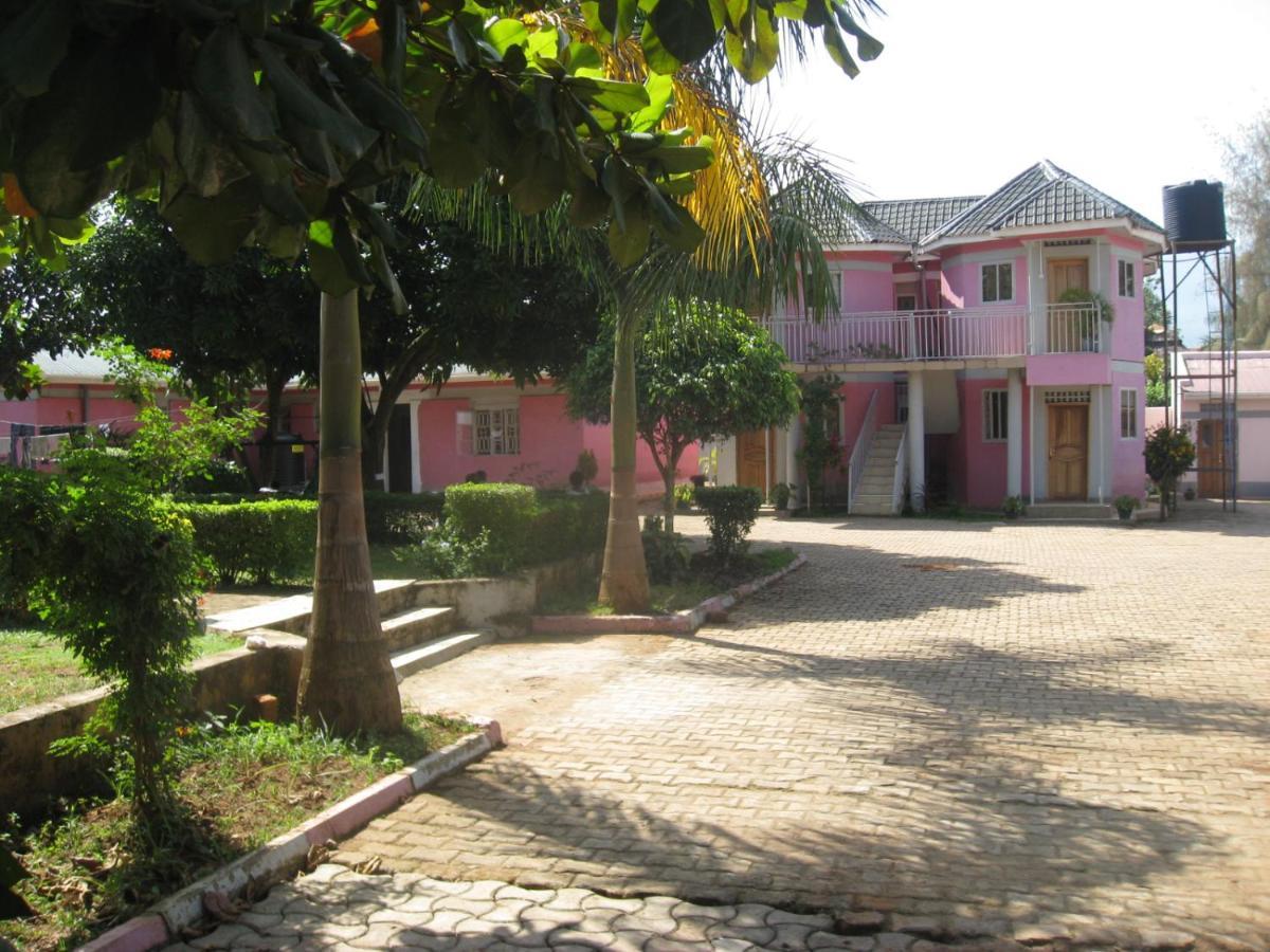 Our Home Mbale Buitenkant foto